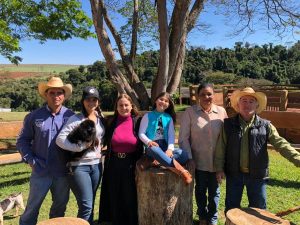 Trabalho em família é uma forma de sucesso no esporte equestre