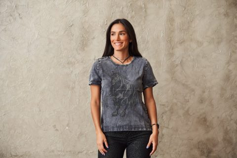 T-shirt básica ou com detalhes: qual você prefere?