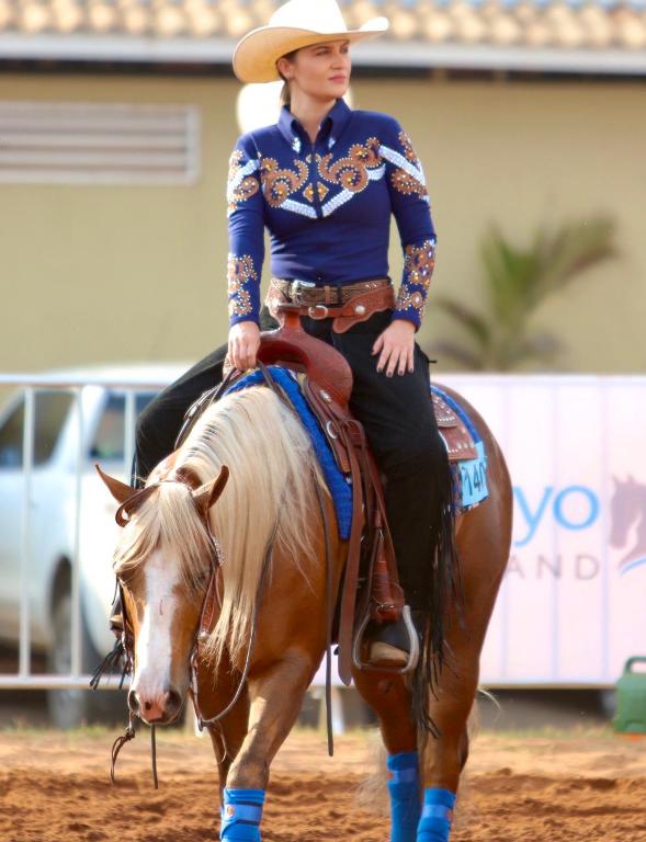 Administradora, Carol Heinzen divide seu tempo entre a capital São Paulo e Holambra para poder treinar e ficar perto dos seus cavalos