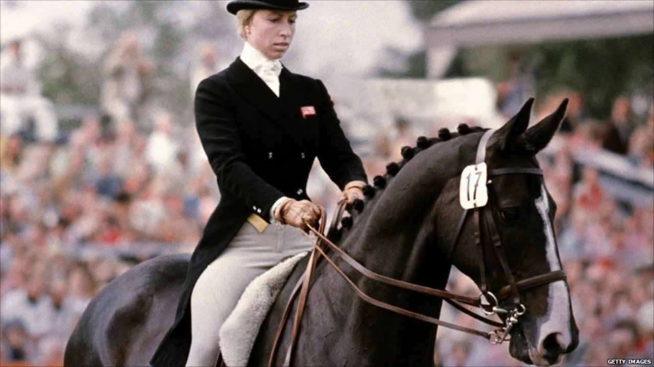 Rainha Elizabeth, monarca mais longeva da história, era amante dos cavalos