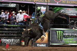 José Vitor Leme supera dor e vence mais uma etapa da PBR