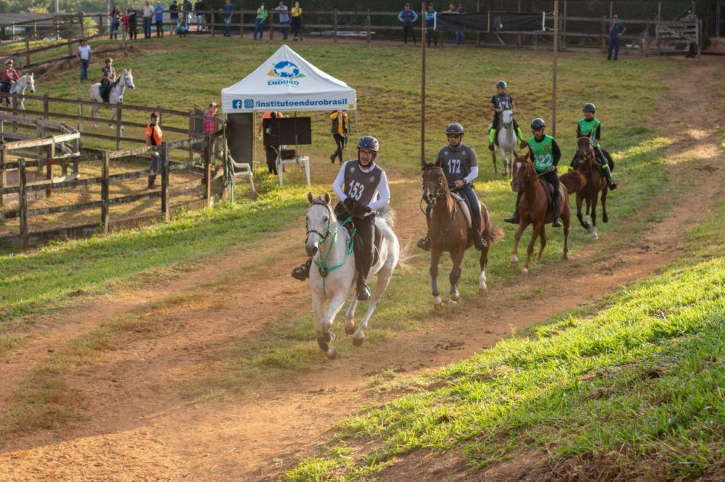 91 conjuntos de cavalos Árabes participam da 2ª Etapa do Campeonato Paulista de Enduro