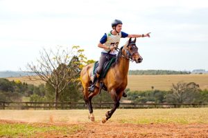 Programa de intercâmbio Young Riders leva cinco brasileiros competirem Enduro na França