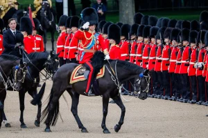 Príncipe Willian estaria montando um cavalo dopado em ensaio do Trooping the Colour