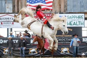 Norte-americano de 18 anos bate recorde mundial de Bareback