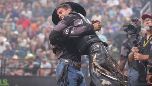 Arizona Ridge Riders vence a etapa do PBR Outlaw Days