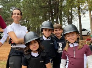 Crianças são a base do trabalho da Hípica Jundiaí