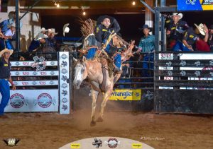 Titanium Cowboy Cutiano traz emoção à arena do Jaguariúna Rodeo Festival