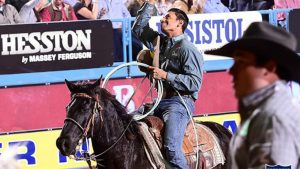 Junior Nogueira lidera o ranking da National Finals Rodeo 2022 no Laço Pé