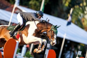 Concurso nacional e internacional reúne elite do Salto no Rio de Janeiro (RJ)