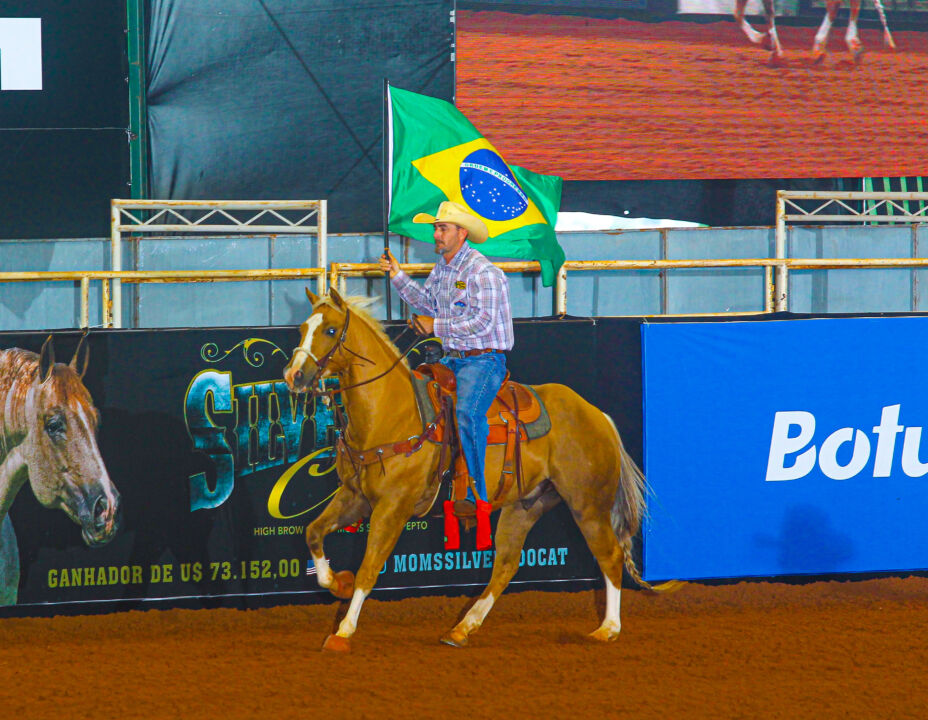 “Família do cavalo” também torceu pelo Brasil na estreia da Copa