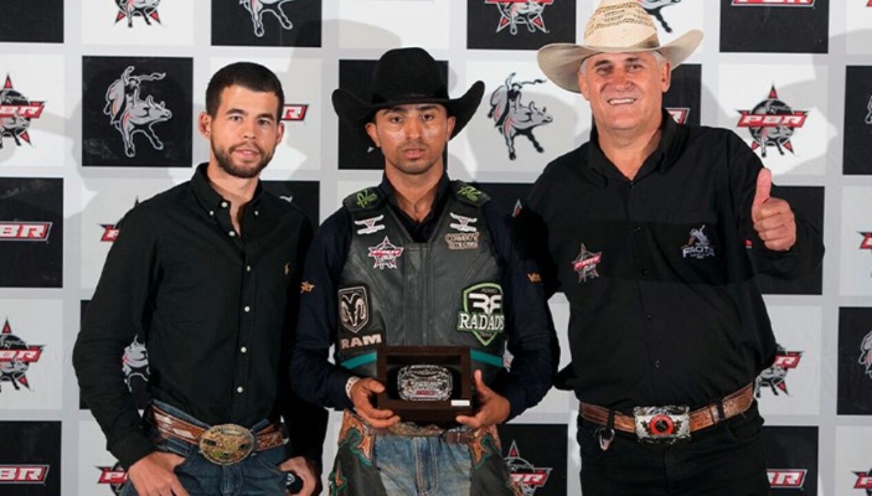 Peão de MS vence campeonato mundial de rodeio nos Estados Unidos e leva  prêmio de US$ 1 milhão, Mato Grosso do Sul