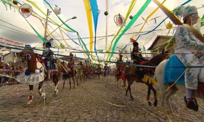 Carnaval a cavalo é tradição em Minas Gerais