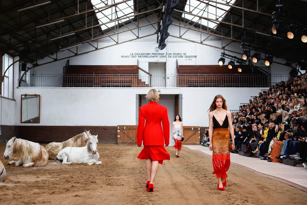 Cavalos marcam presença na Semana de Moda de Paris
