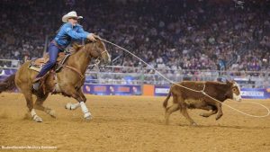 Laçador de 19 anos vence RodeoHouston acumulando US$ 60 mil dólares