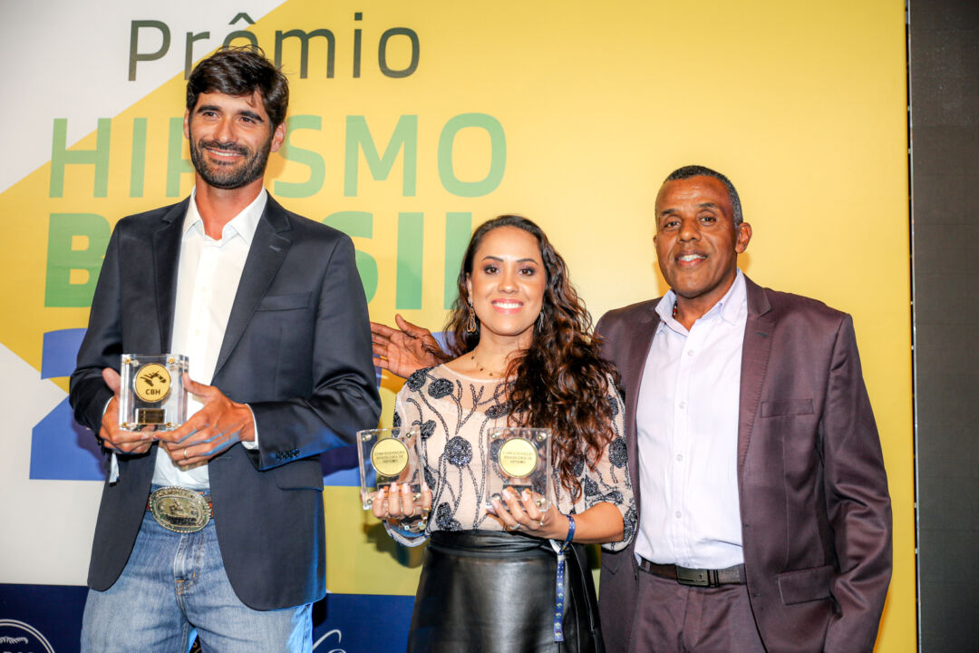 Confederação Brasileiro de Hipismo condecorou os melhores atletas de 2022 no Prêmio Hipismo Brasil