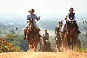 Cavalgada é realizada pelo Núcleo Mangalarga da Alta Mogiana em Capitólio (MG)