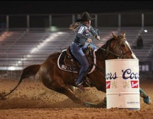 Keyla Polizello ganha mais um rodeio e avança no ranking da PRCA