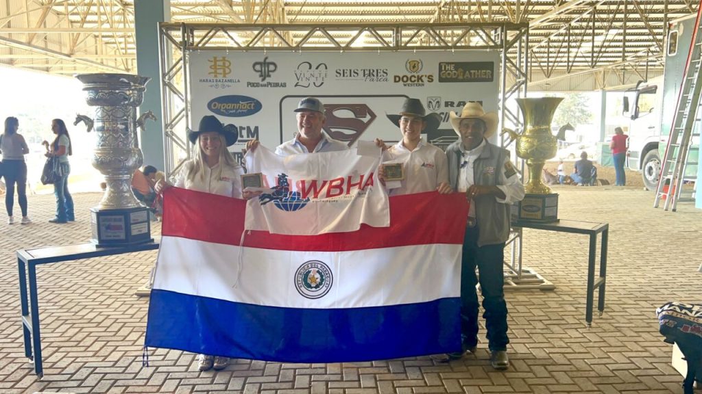 Vencedores da 9a edicao da Super Semana do Tambor comemoram conquista dos titulos 1 1