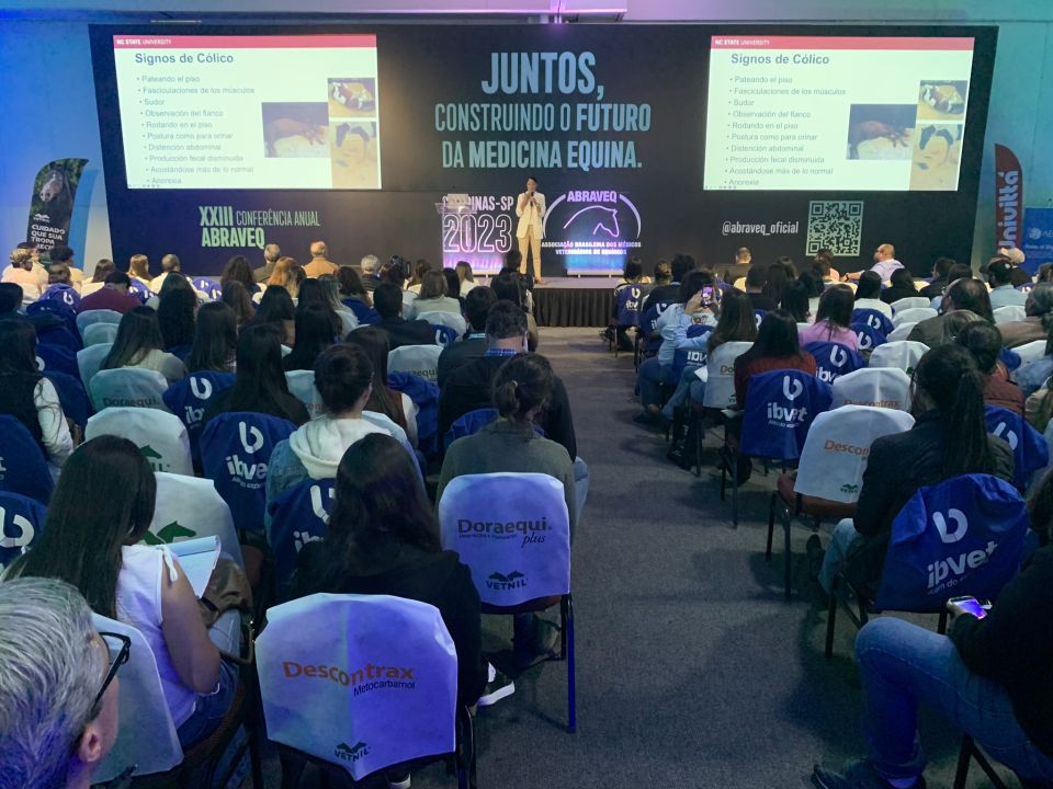 ABRAVEQ 2023 reúne médicos-veterinários e estudantes com recorde de inscritos 