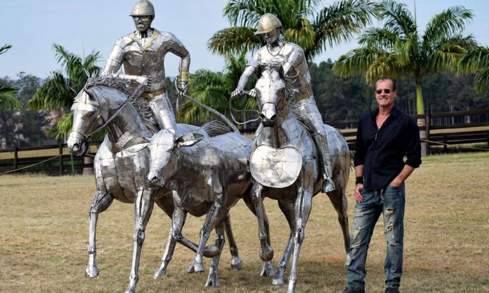 Zé Vasconcelos, o escultor de cavalos conta a sua trajetória nas artes plásticas
