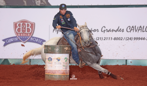 Sidnei Júnior quebra recorde de pista em Araçatuba (SP)