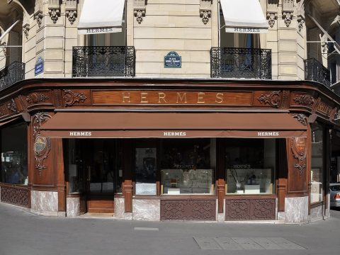 Sinônimo de luxo, Hermès começou com artigos de couro para os cavalos