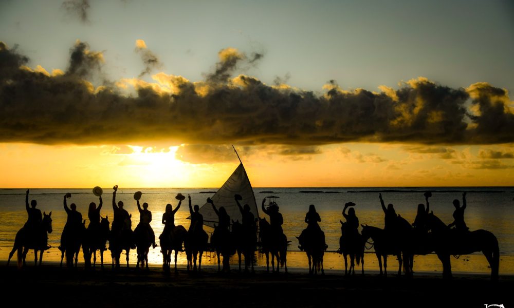 Cavalgada ‘Mulheres ao mar’ reuniu amazonas em um passeio com Mangalarga Marchador
