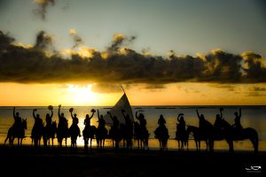 Cavalgada ‘Mulheres ao mar’ reuniu amazonas em um passeio com Mangalarga Marchador