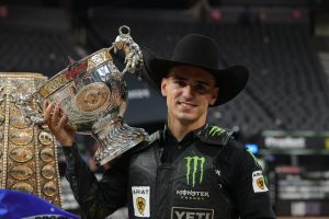 José Vitor Leme anuncia que está fora do restante da temporada 2024 da PBR