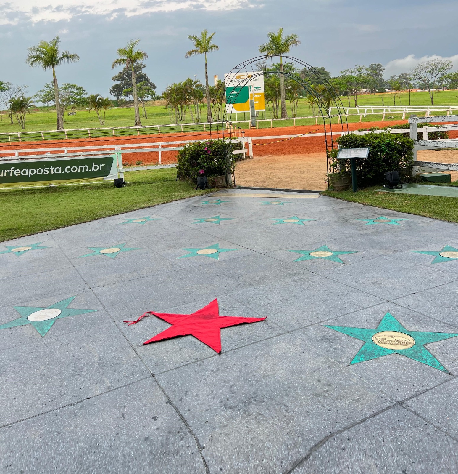 Calçada da Fama Vetnil ganhará nova estrela no Jockey Club Sorocaba