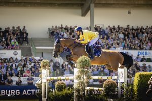 Yuri Mansur com Miss Blue-Saint Blue Farm é o campeão do GP5* de Hamburgo