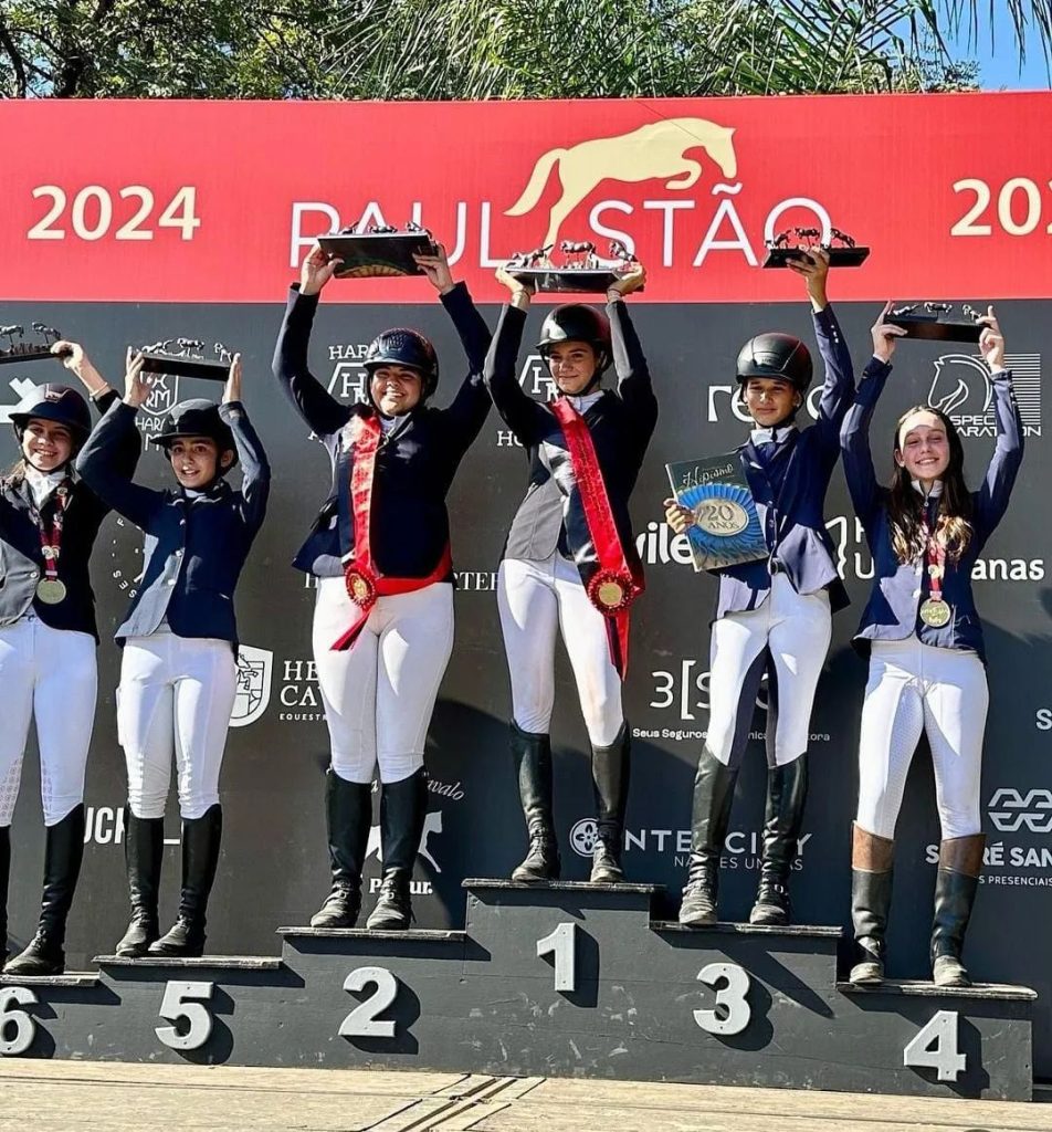 Jovens cavaleiros de SP mostram seu talento com cavalos Brasileiro de Hipismo