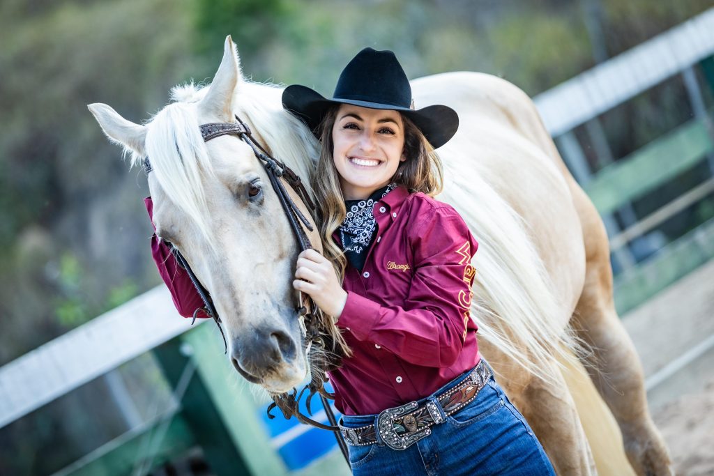 Bruna Tedesco Cortelini e a sua paixão pelo cavalo e pela modalidade de Três Tambores