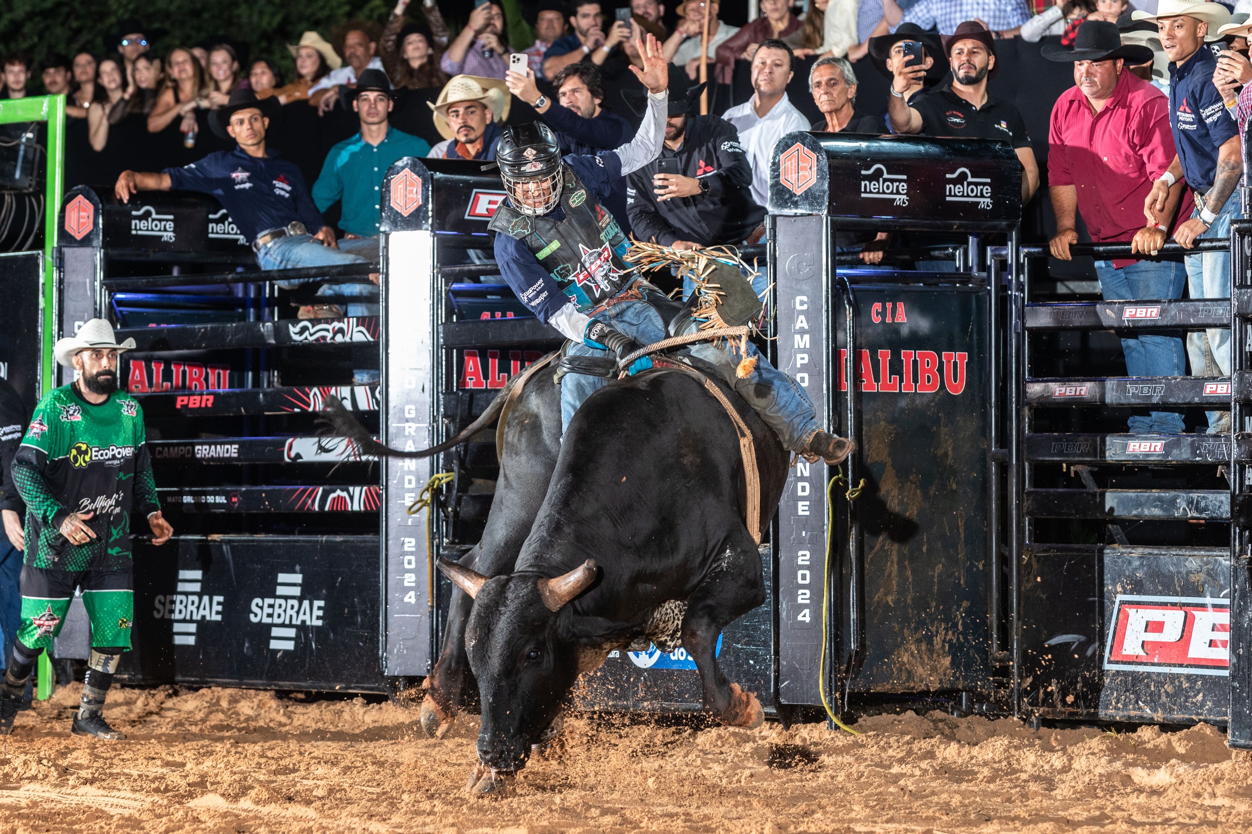 Etapa da PBR em Campo Grande teve a primeira vitória de jovem fenômeno da montaria em touros