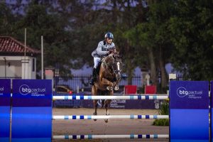 Stephan Barcha vence qualificativa do GP nos 86 anos da Sociedade Hípica Brasileira e assume a liderança do ranking Senior Top