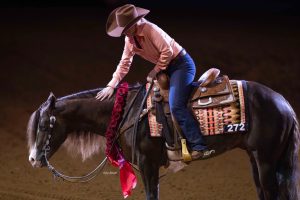 Kaci O’Rourke se torna a primeira mulher a vencer o NRHA Futurity Level 4 Open