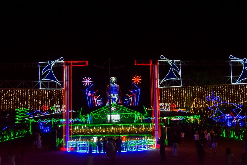 Parque do Peão ganha decoração de Natal com mais de 15 mil metros de luzes de led