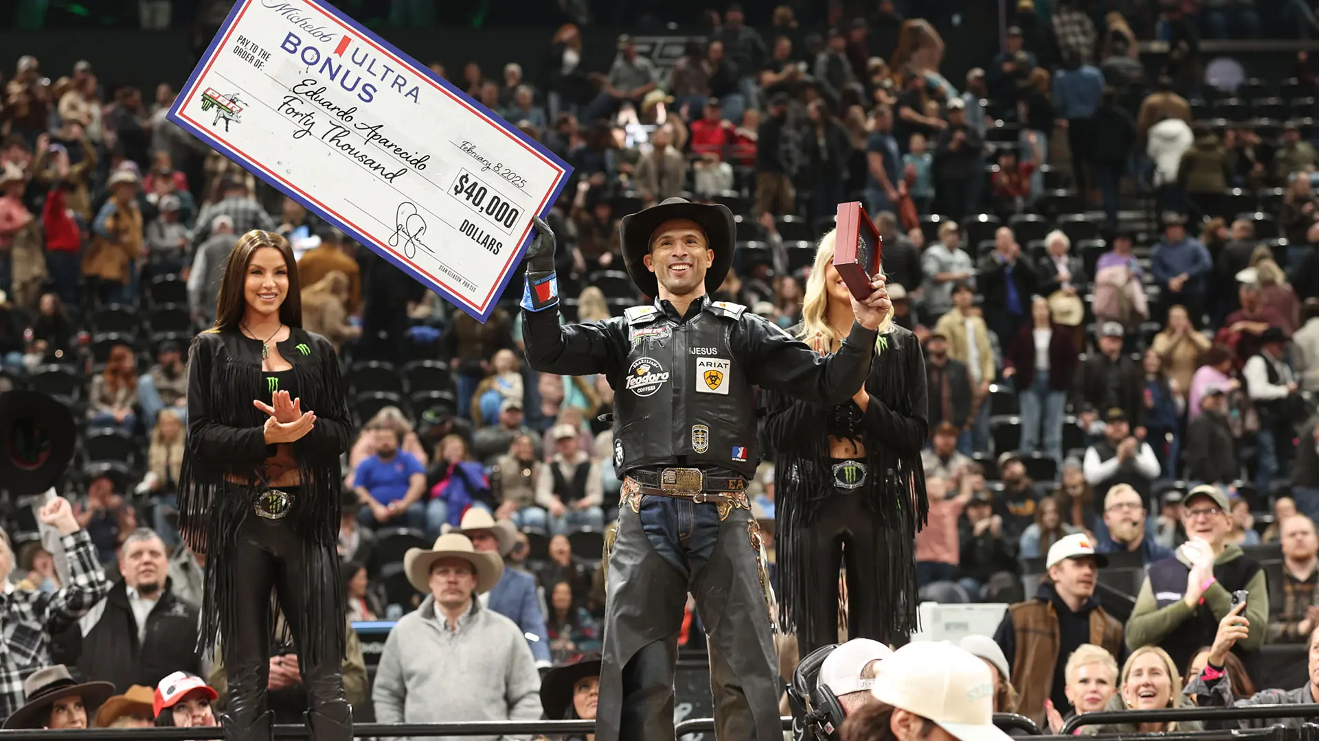 Eduardo Aparecido sobe para o 18º lugar após vitória na PBR em Salt Lake City