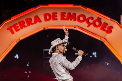 Festa do Peão de Barretos abre a agenda de comemorações dos seus 70 anos com festa sertaneja no Villa Country