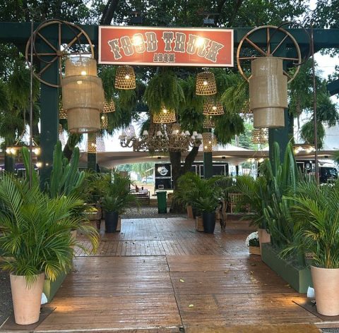 Praça dos foods trucks no 34° Congresso Brasileiro do Cavalo Quarto de Milha conta com variedades gastronômicas