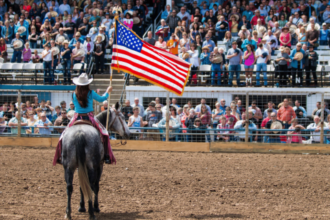 Memorial Day: patriotismo no rodeio americano