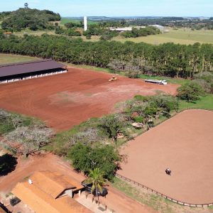 Rancho Almeida Santos inaugura pista coberta com estrutura moderna e solo de alta performance para modalidade de Rédeas
