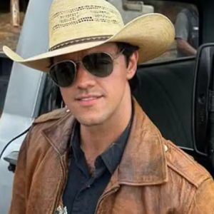 Asa Branca – A Voz da Arena: filme sobre o lendário locutor de rodeios estreia em dezembro nos cinemas