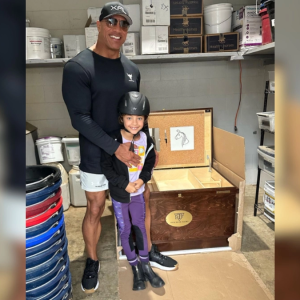 ‘The Rock’ é um pai orgulhoso de uma linda amazona