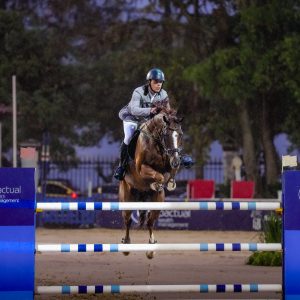 Cavaleiros olímpicos e campeões no Brasil e no exterior vão disputar R$ 489 mil em premiações na Hípica do Rio