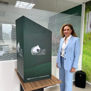 Mônica Ribeiro fecha ciclo como 1ª presidente mulher da ABQM com governança renovada, base jovem fortalecida e eventos mais estruturados