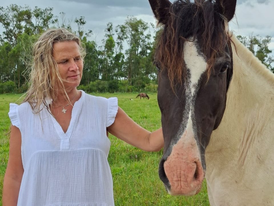 A relação de Mariana Becker com os cavalos é profunda e terapêutica