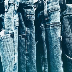 As principais tendências de jeans que você verá em todos os lugares em 2026