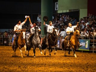 Brasil e Argentina protagonizam disputa de alto nível e definem primeiros finalistas do Freio de Ouro 2026 em Buenos Aires